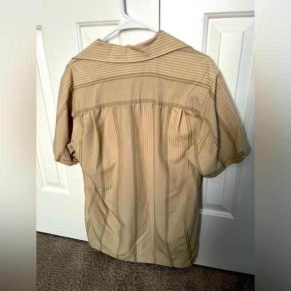 Van Heusen Men’s Small (14-14.5 neck) Short Sleeve Button up button down shirt - Picture 2 of 6